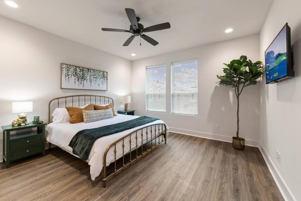 Villa Lagniappe House Cajun Country Gem King Bed